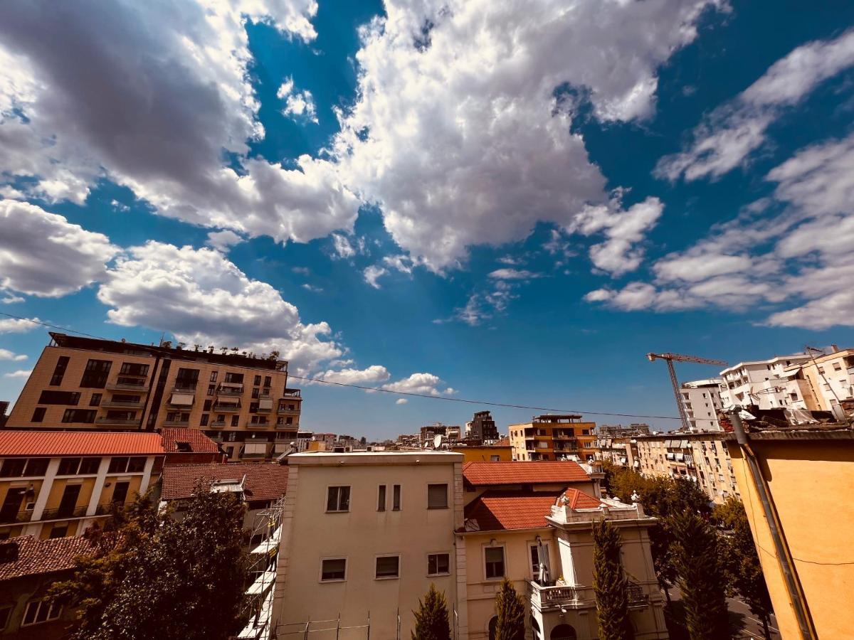 City Center Two Private Bedrooms Near Scanderbeg Square On Shared Apartment تيرانا المظهر الخارجي الصورة