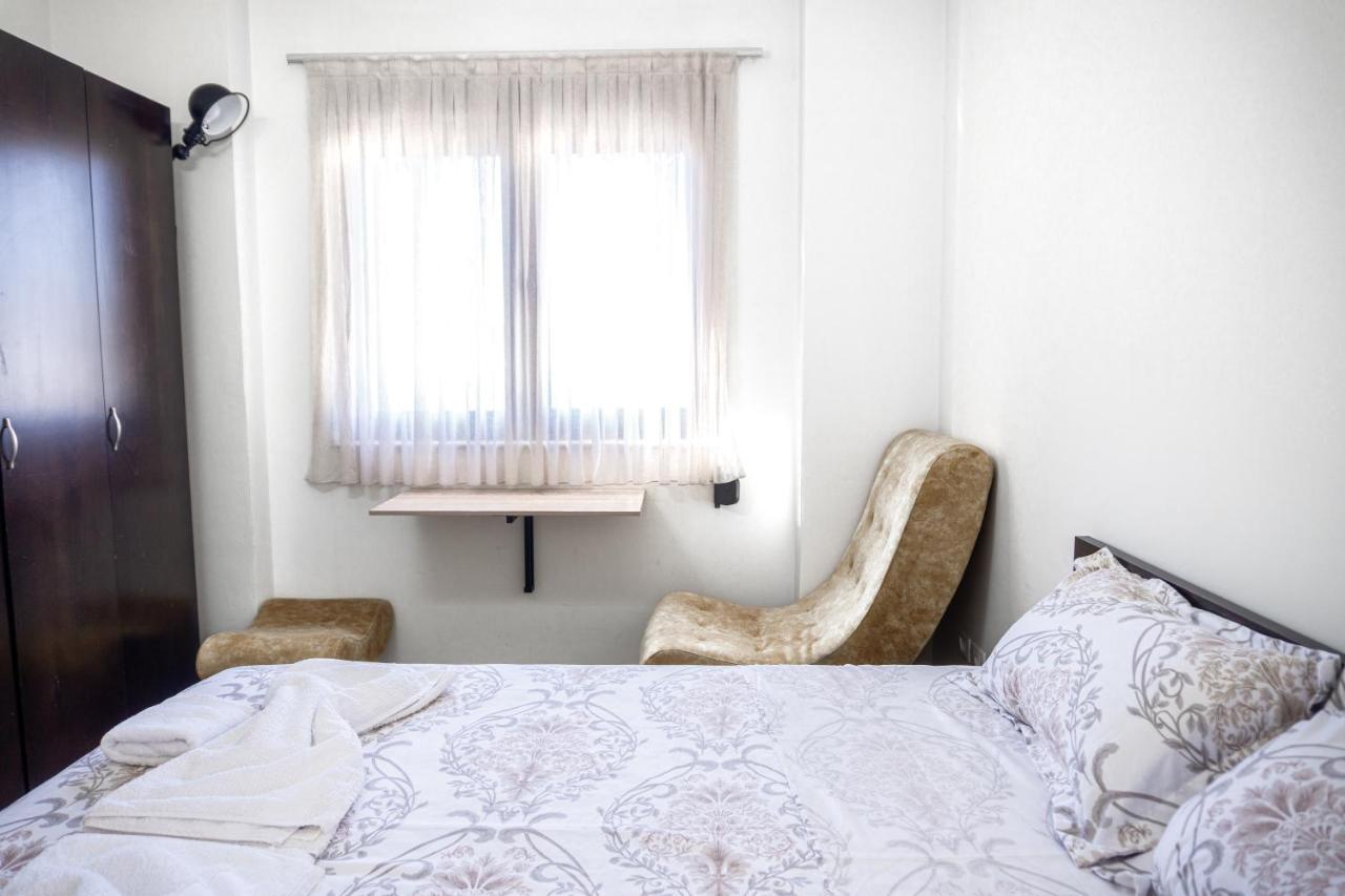 City Center Two Private Bedrooms Near Scanderbeg Square On Shared Apartment تيرانا المظهر الخارجي الصورة